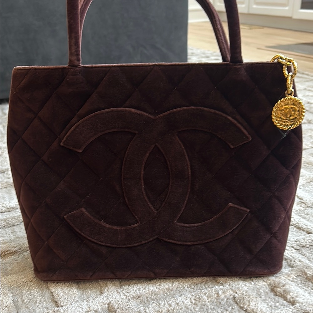 Chanel Quilted Velvet Tote Bag - Brown/Burgundy